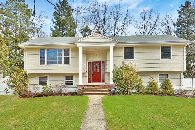 Property Photo:  408 Chelsea St  NJ 07652 