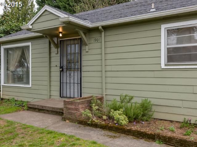 Property Photo: 1901 Larsen Way WA 98661