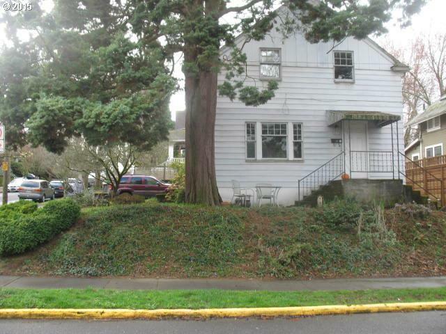 Property Photo:  3032 SE Clinton St  OR 97202 