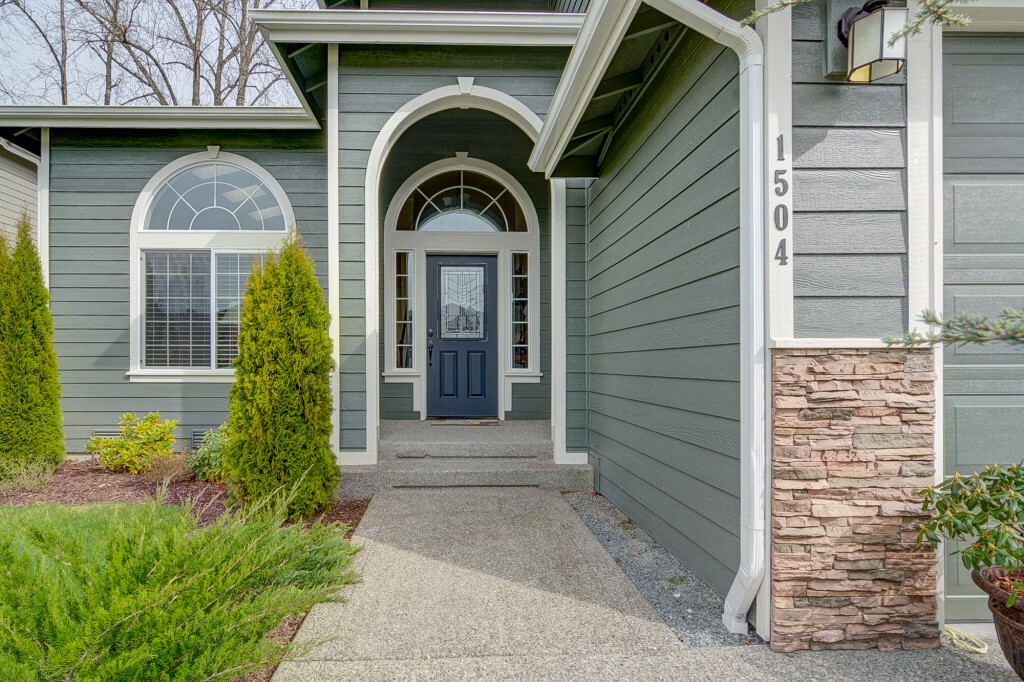 Property Photo: 1504 Daffodil Ave NE WA 98360