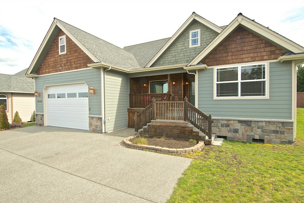 Property Photo:  1888 SW Waterside Ct  WA 98277 