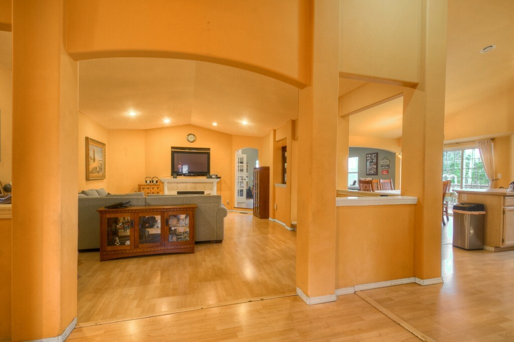 Property Photo:  509 12th Av Ct  WA 98354 