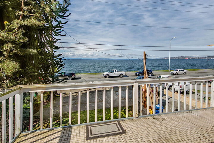Property Photo:  1768 Alki Ave SW  WA 98116 