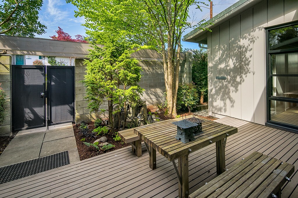 Property Photo:  3904 E Boston St  WA 98112 