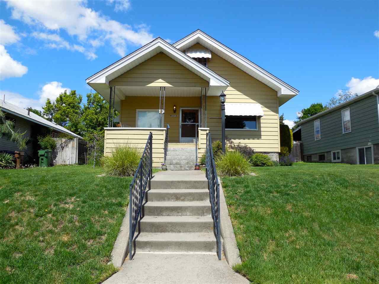 Property Photo: 2408 W Dalton Ave WA 99205