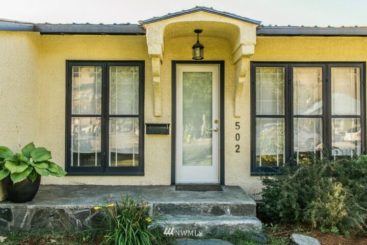 Property Photo: 502 Cottage Avenue WA 98815