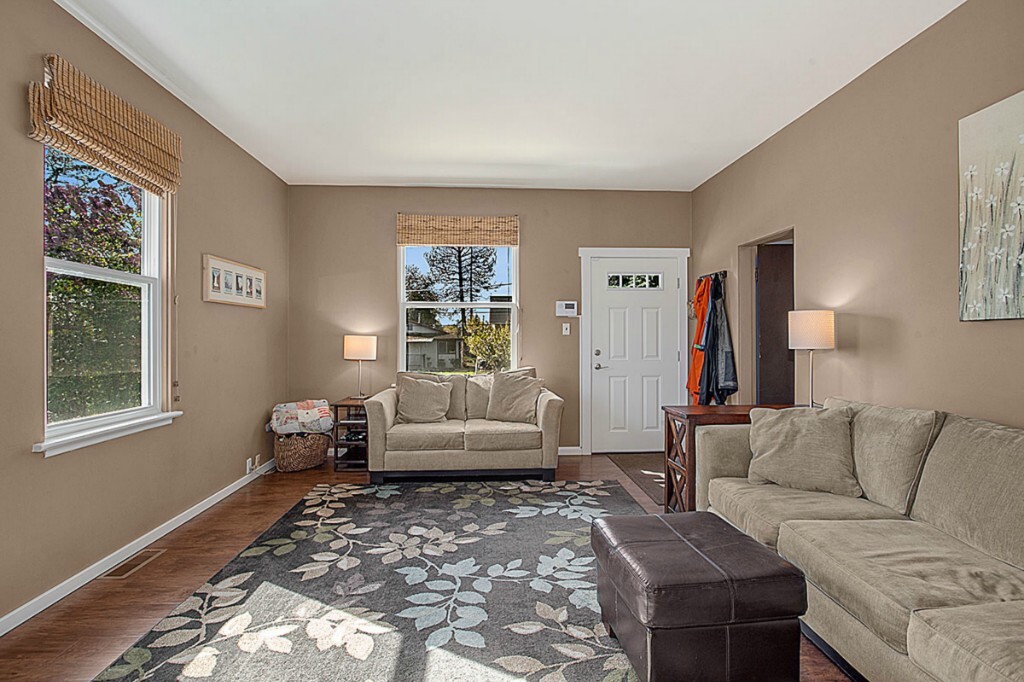 Property Photo:  4618 S Chicago St  WA 98118 
