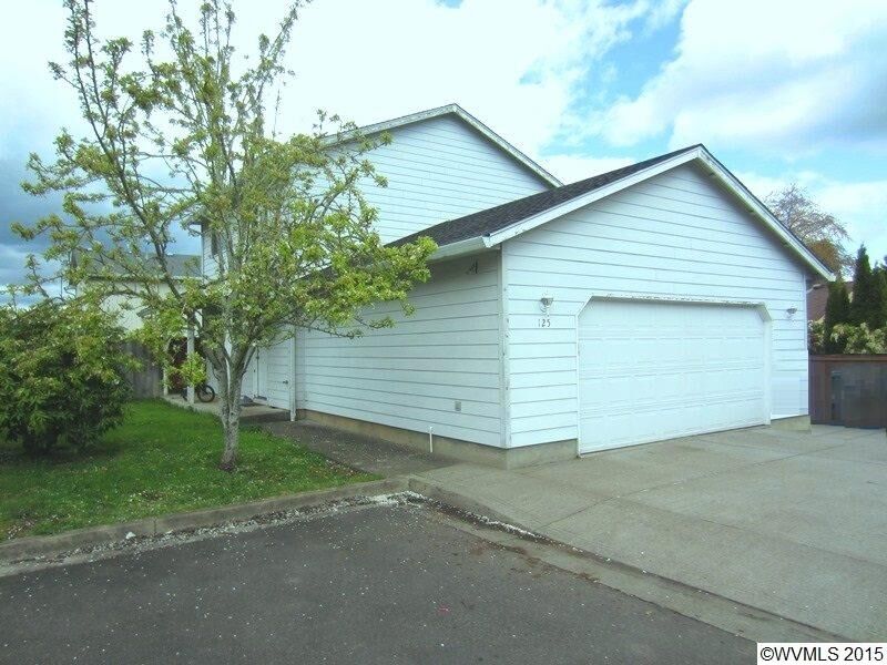 Property Photo: 125 Kimeroff Ln SE OR 97306