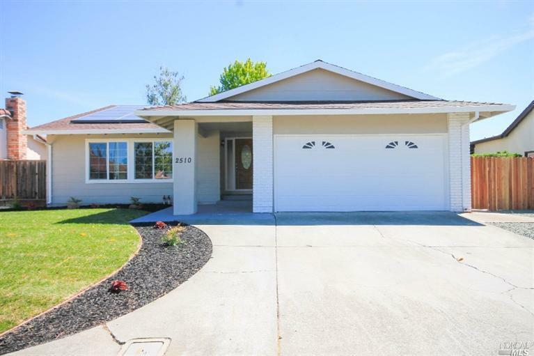 Property Photo: 2510 Pembrook Way CA 94533