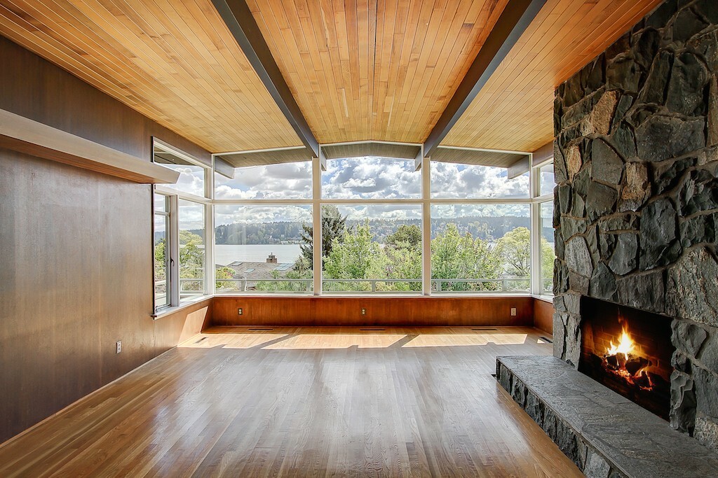 Property Photo: 4110 NE 165th St WA 98155