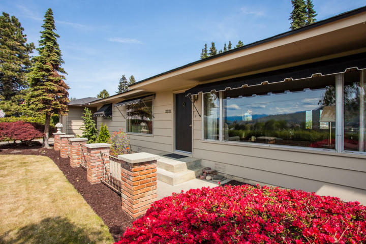 Property Photo:  2121 N Baker Ave  WA 98802 