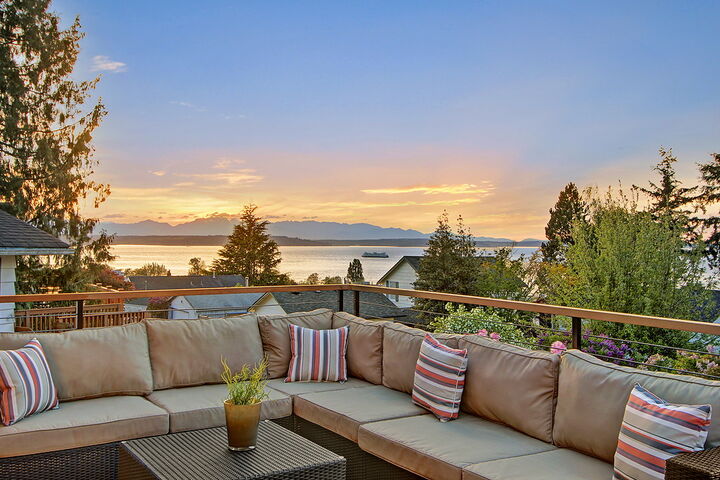 Property Photo: 5530 SW Hanford Street WA 98116