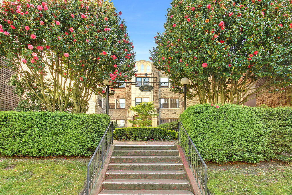 Property Photo:  1605 E Olive St 212  WA 98122 