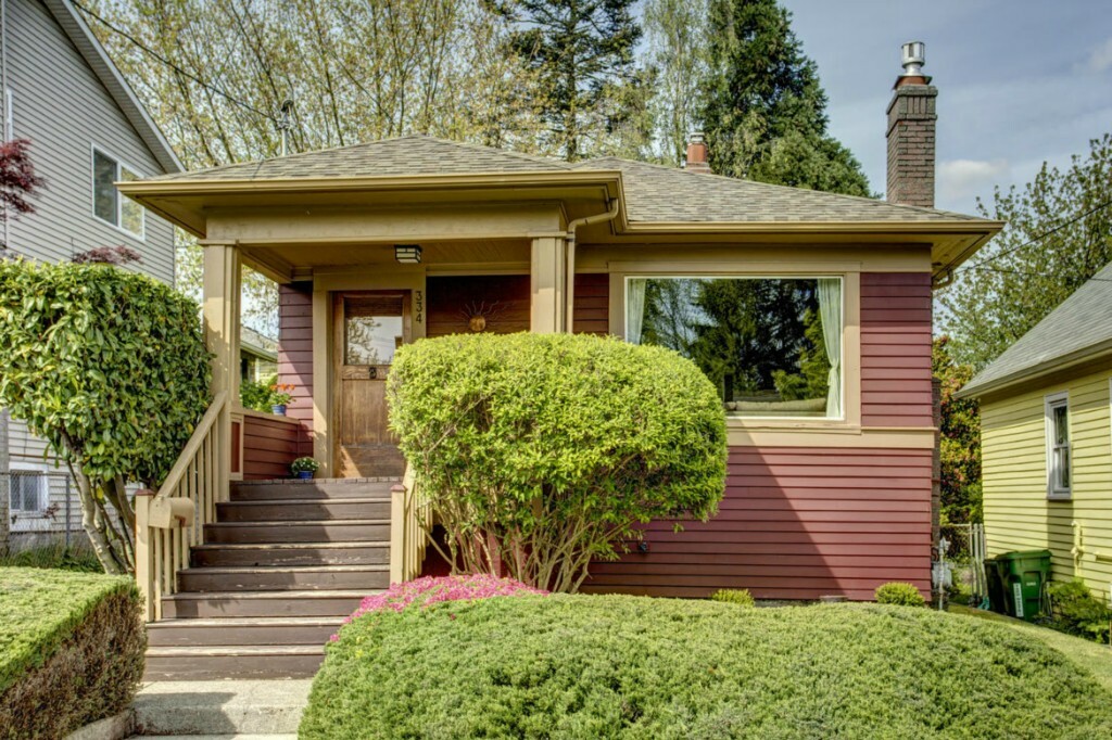 Property Photo:  334 N 76th St  WA 98103 