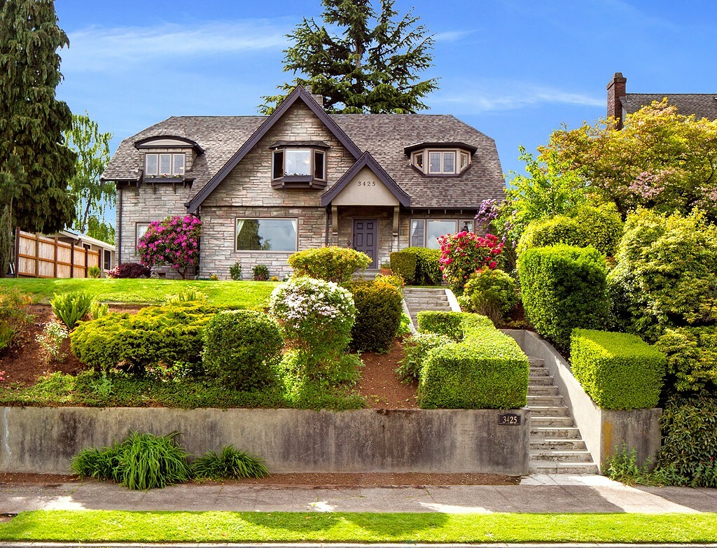 Property Photo: 3425 Cascadia Ave S WA 98144
