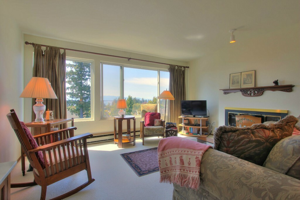 Property Photo:  215 N 120th St 301  WA 98133 