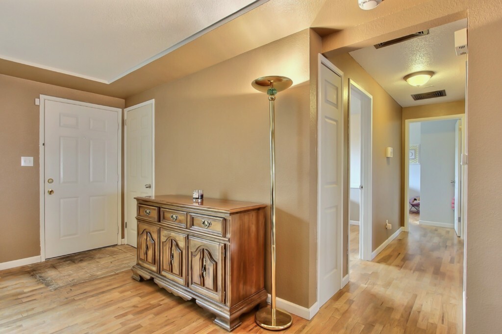 Property Photo: 4919 N 13th St WA 98406