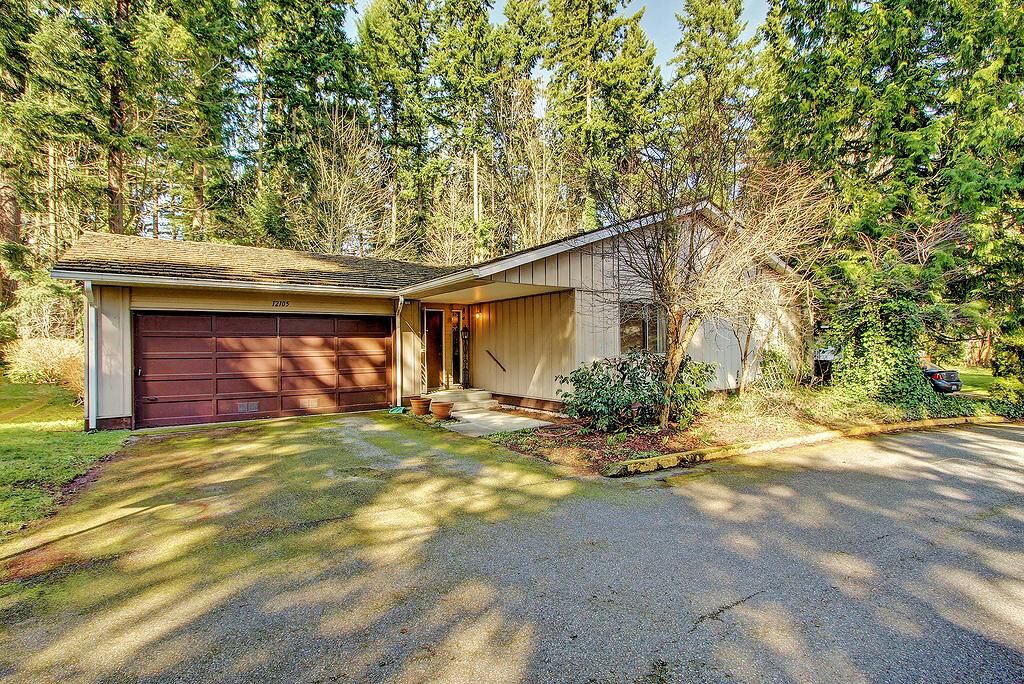 Property Photo:  12105 NE 151st St  WA 98034 