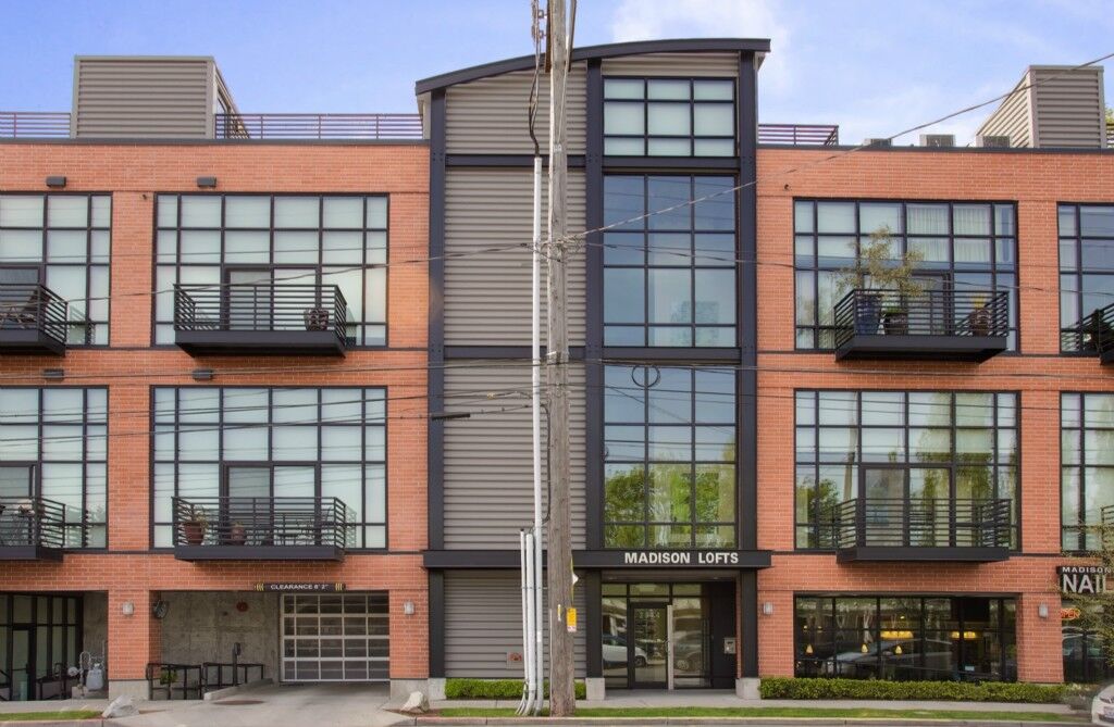 Property Photo:  2914 E Madison St 304  WA 98112 