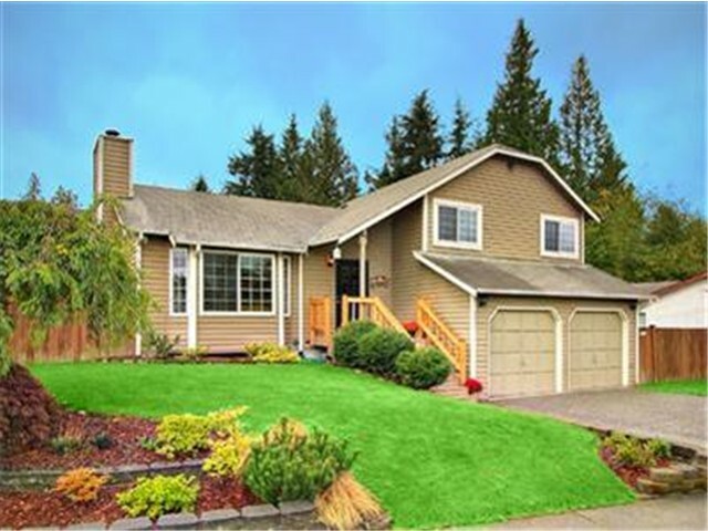 Property Photo:  2204 SE 186th Place  WA 98012 