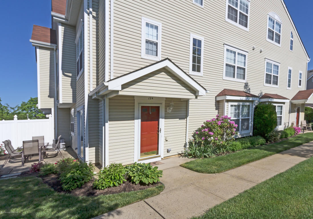 Property Photo:  124 Mid Ocean Court  NJ 07731 