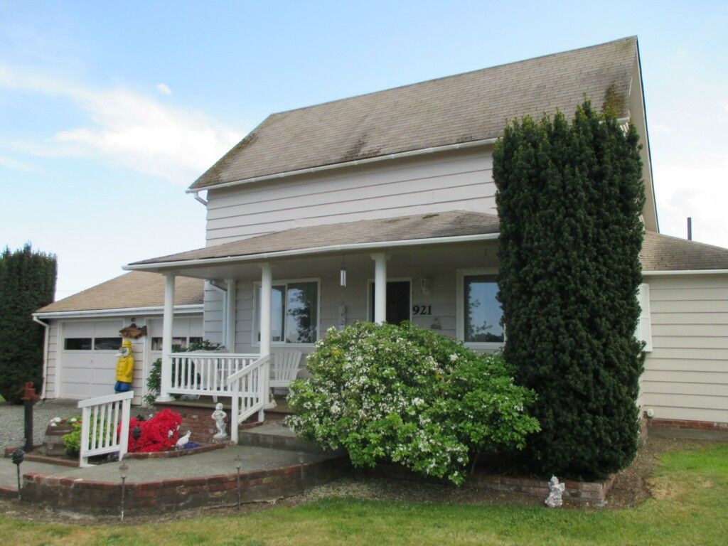 Property Photo:  921 W Hendrickson Road  WA 98382 