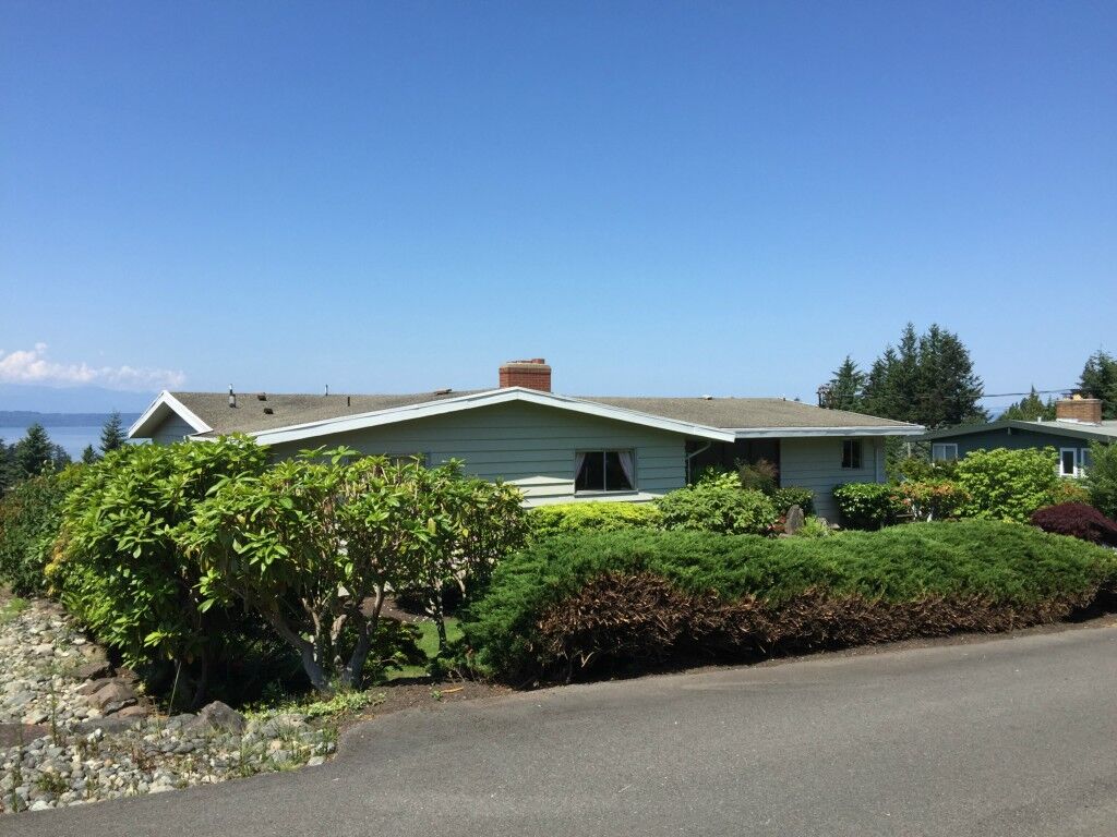 Property Photo:  1305 11th Place N  WA 98020 