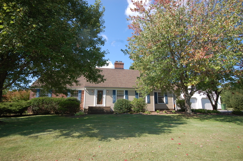 Property Photo:  12 Stonewicke Dr  NJ 08867 