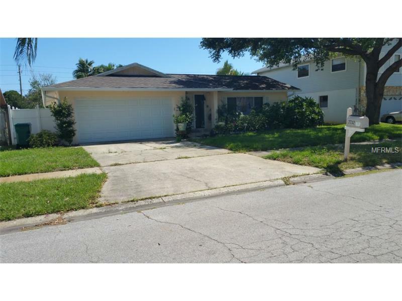 Property Photo: 7712 Ashford Court N FL 33709