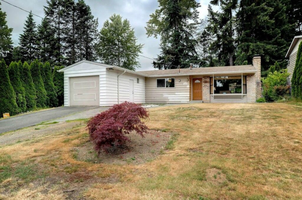 Property Photo:  1411 211th Place SW  WA 98036 