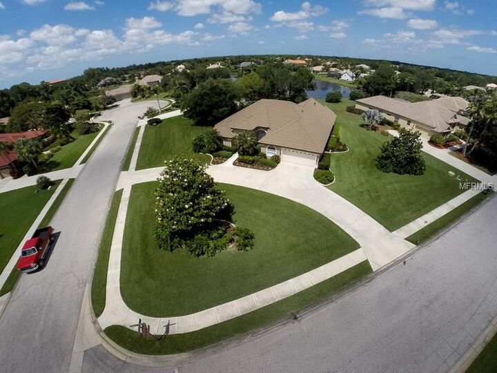 Property Photo:  10514 Cypress Point Drive  FL 34202 