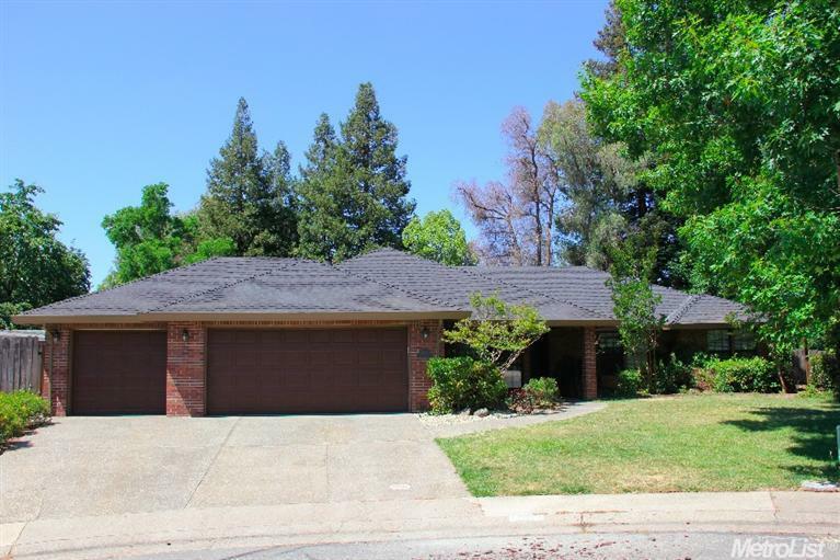 Property Photo: 1702 Live Pine Court CA 95661