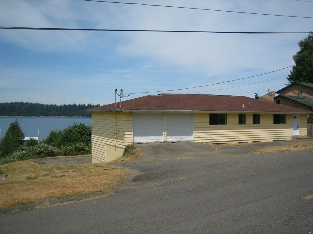 Property Photo:  4135 Ridge Crest Wy SE  WA 98367 