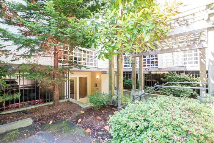 Property Photo:  700 N 160th Street 106  WA 98133 