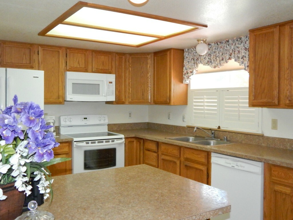 Property Photo: 1230 Summerfield Dr SE WA 98513