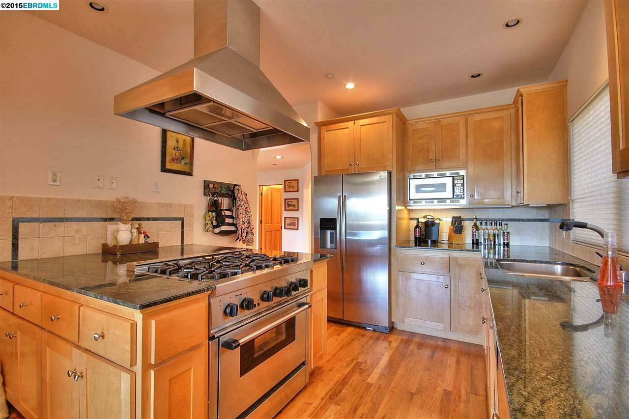 Property Photo: 1839 Northwood Ct CA 94611