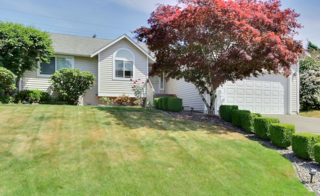 Property Photo:  13624 SE 272nd Ct  WA 98042 