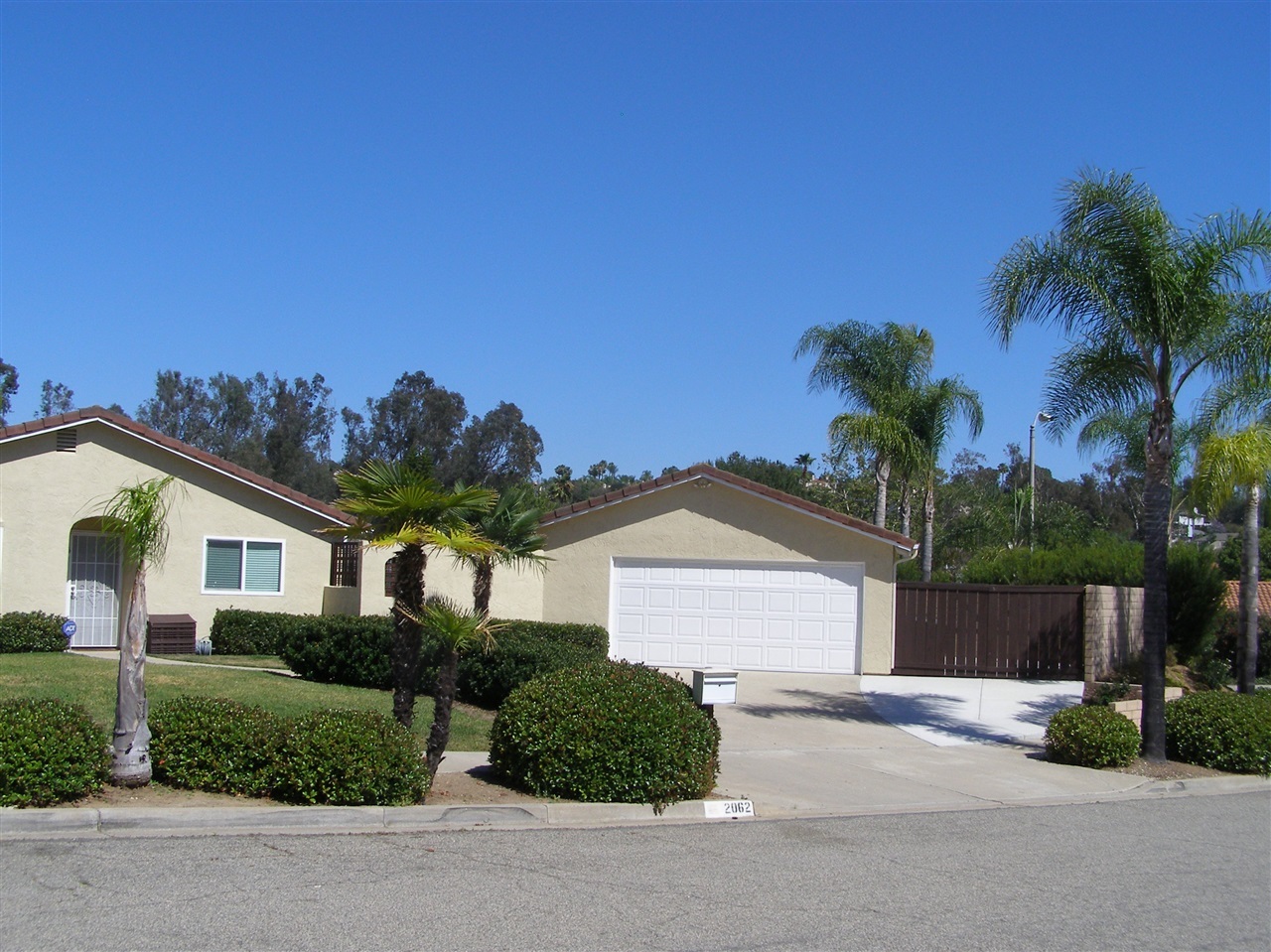 Property Photo:  2062 Arboles Place  CA 92029 