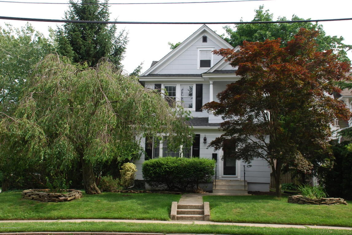 Property Photo:  87 E Bergen Place  NJ 07701 