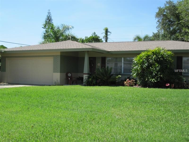 Property Photo:  190 45th Avenue NE  FL 33703 