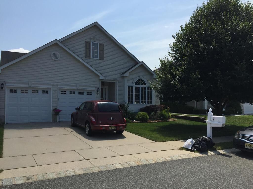 Property Photo:  9 Cypress Point Lane  NJ 08527 