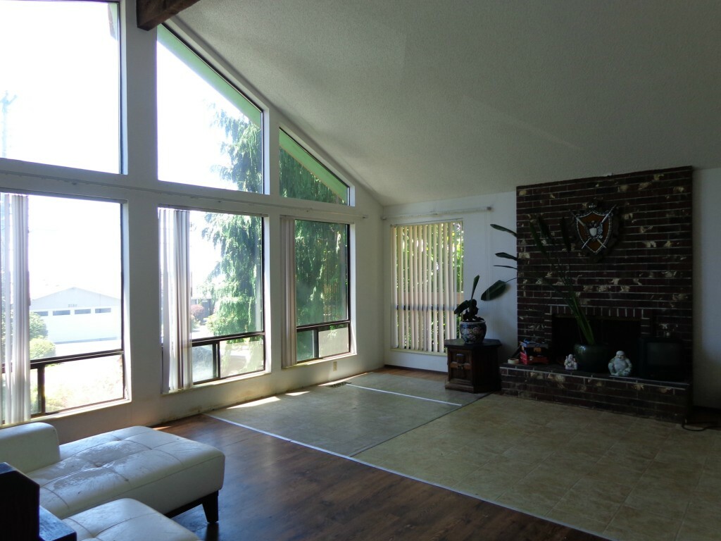 Property Photo:  2111 Browns Point Blvd  WA 98422 