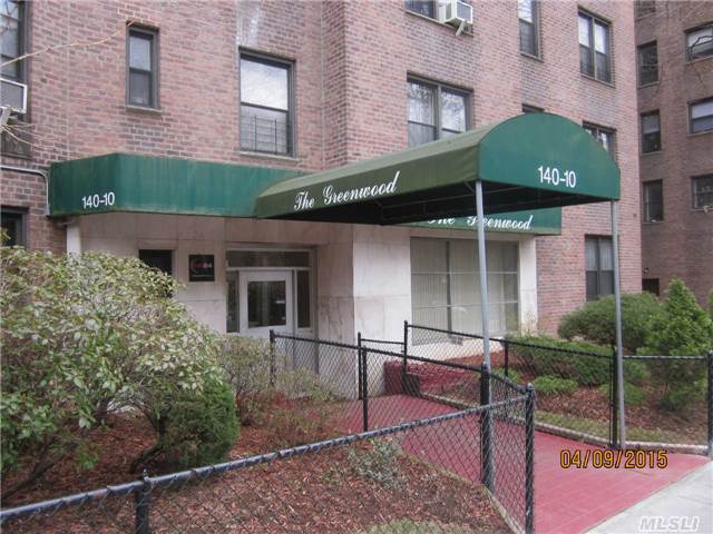 Property Photo: 140-10 84 Dr 5H NY 11435