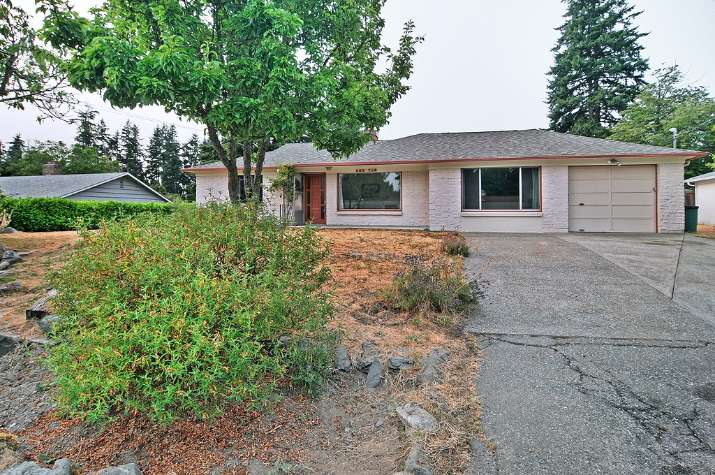 Property Photo:  110 N 182nd St  WA 98133 