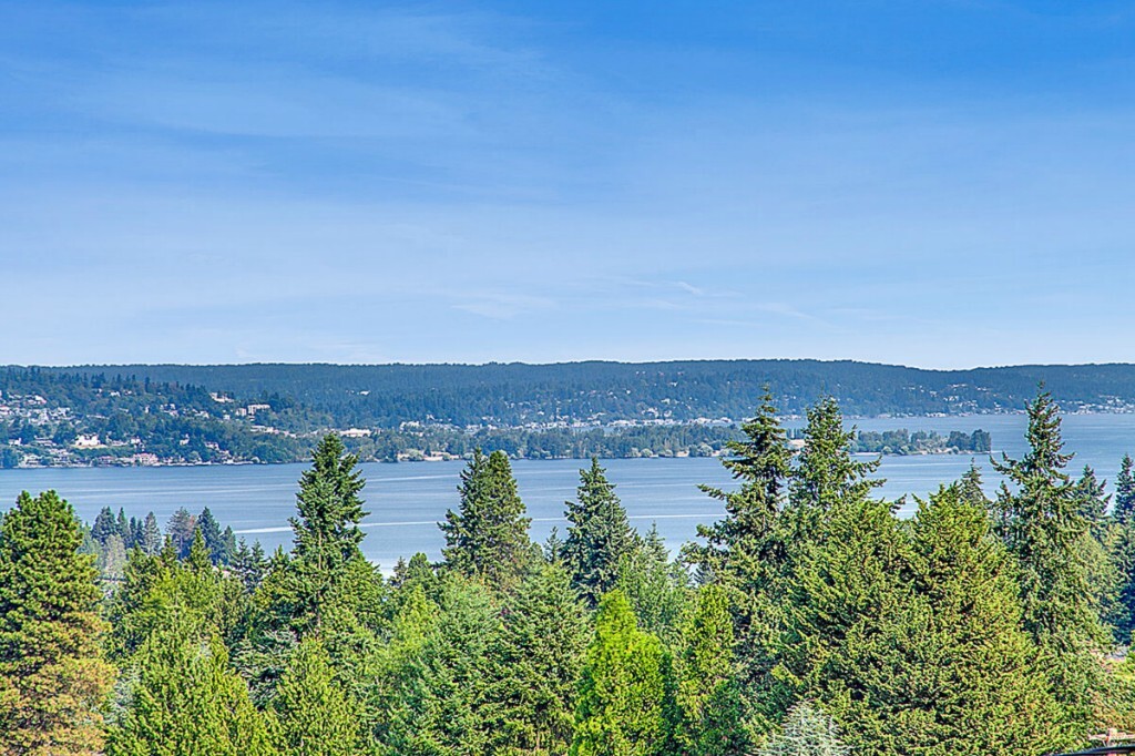 Property Photo: 9617 NE 28th St WA 98004