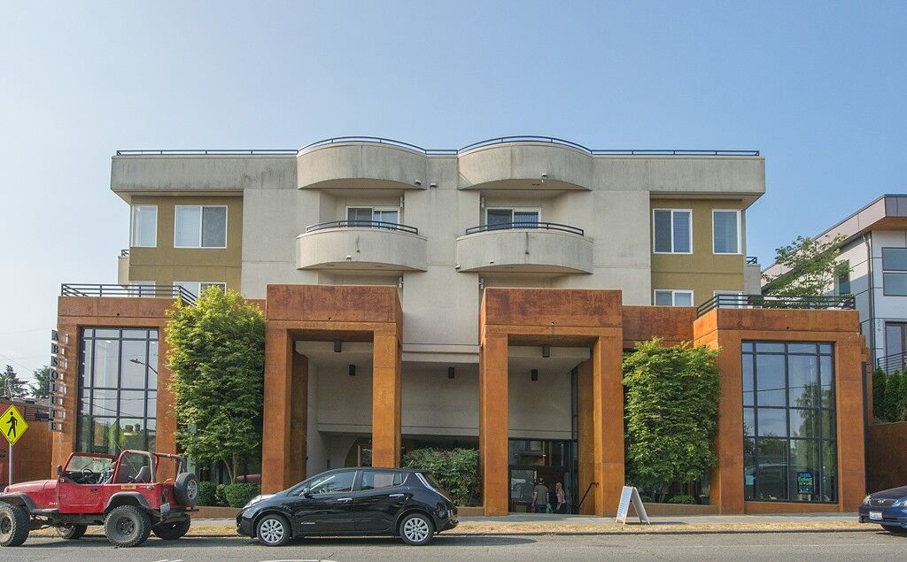 Property Photo:  225 NE 65th St 403  WA 98115 