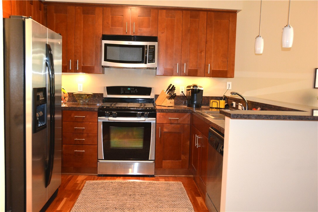 Property Photo:  51 Pine St 204  WA 98020 