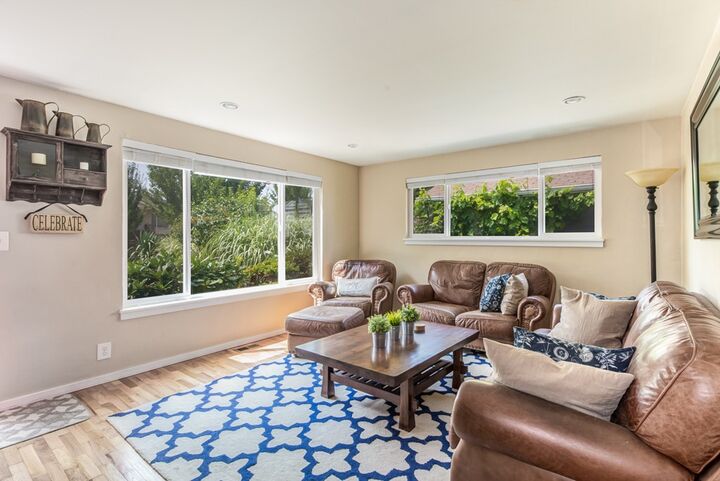 Property Photo: 8644 17th Avenue SW WA 98106