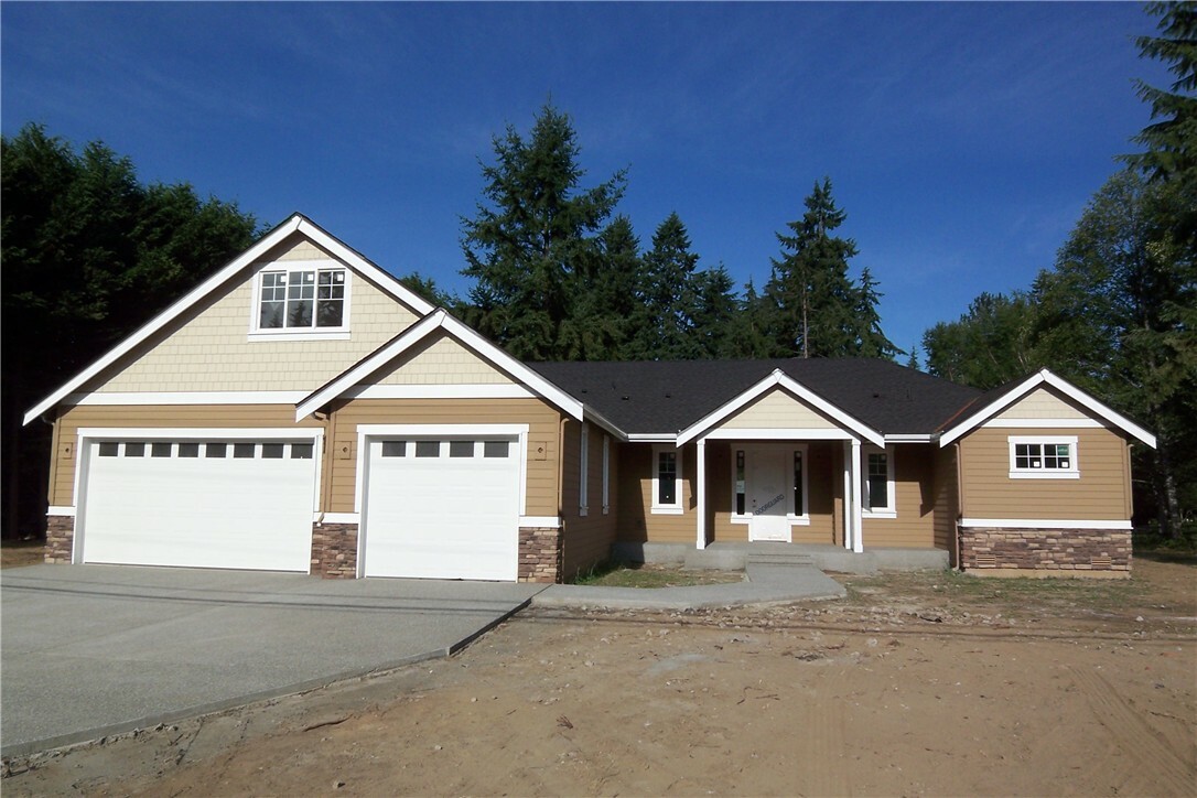 Property Photo:  16630 Snohomish Ave  WA 98296 