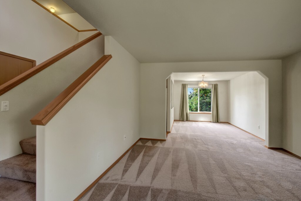 Property Photo:  526 Avenue J  WA 98290 